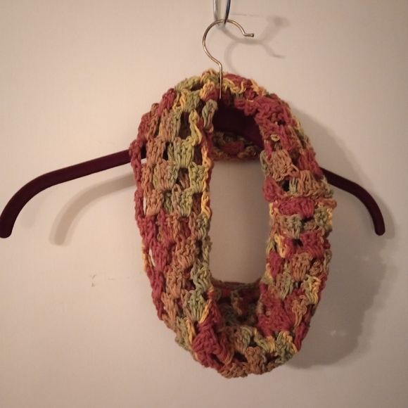 Loop Scarf, Rust | Sage | Tan, Crocheted, Pre-owned - Picture 5 of 8